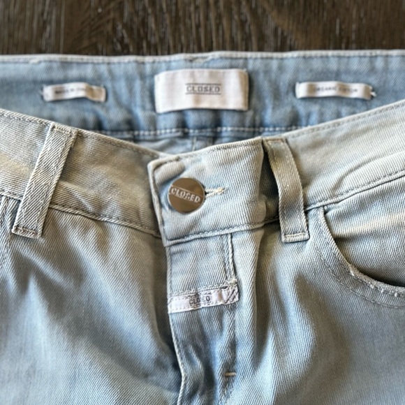 CLOSED Size 28 Light Blue Raw Hem High Rise Baker Jeans! - Picture 5 of 7